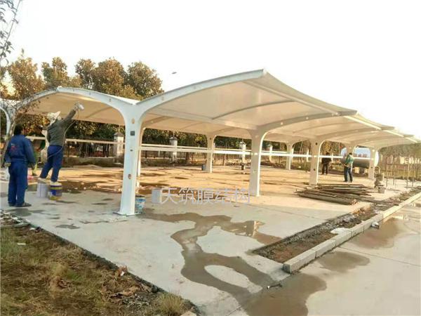 新野中醫院車棚